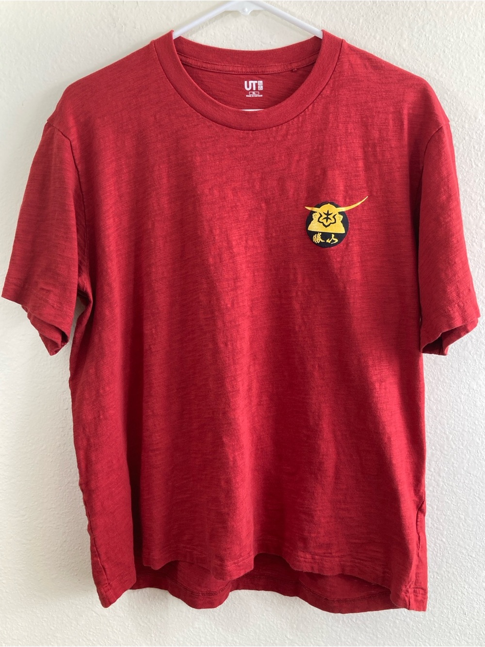 Uniqlo x Katsuyama Red Graphic T-Shirt Size XL Short Sleeve Tee